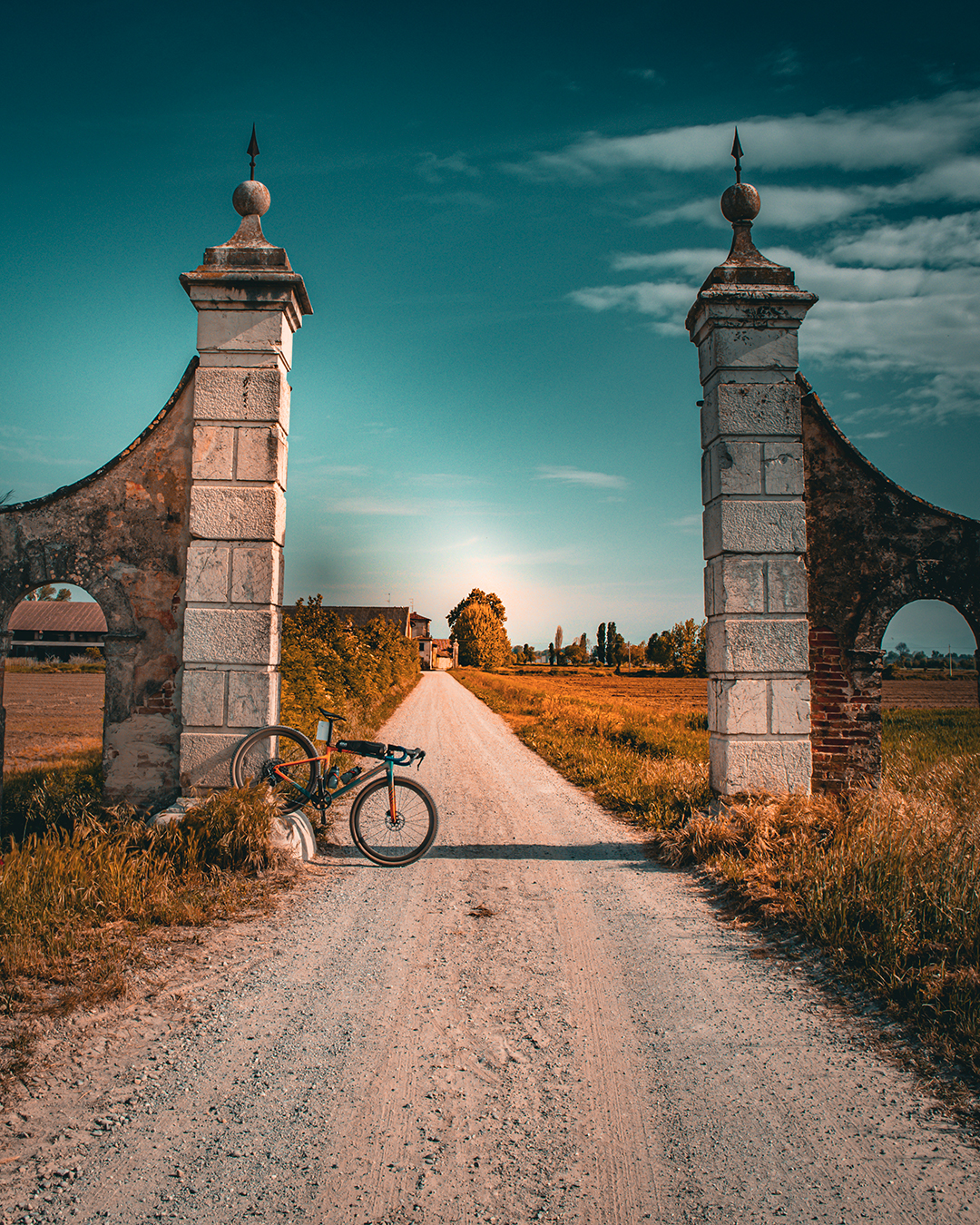 Gravel bike sul percorso sterrato